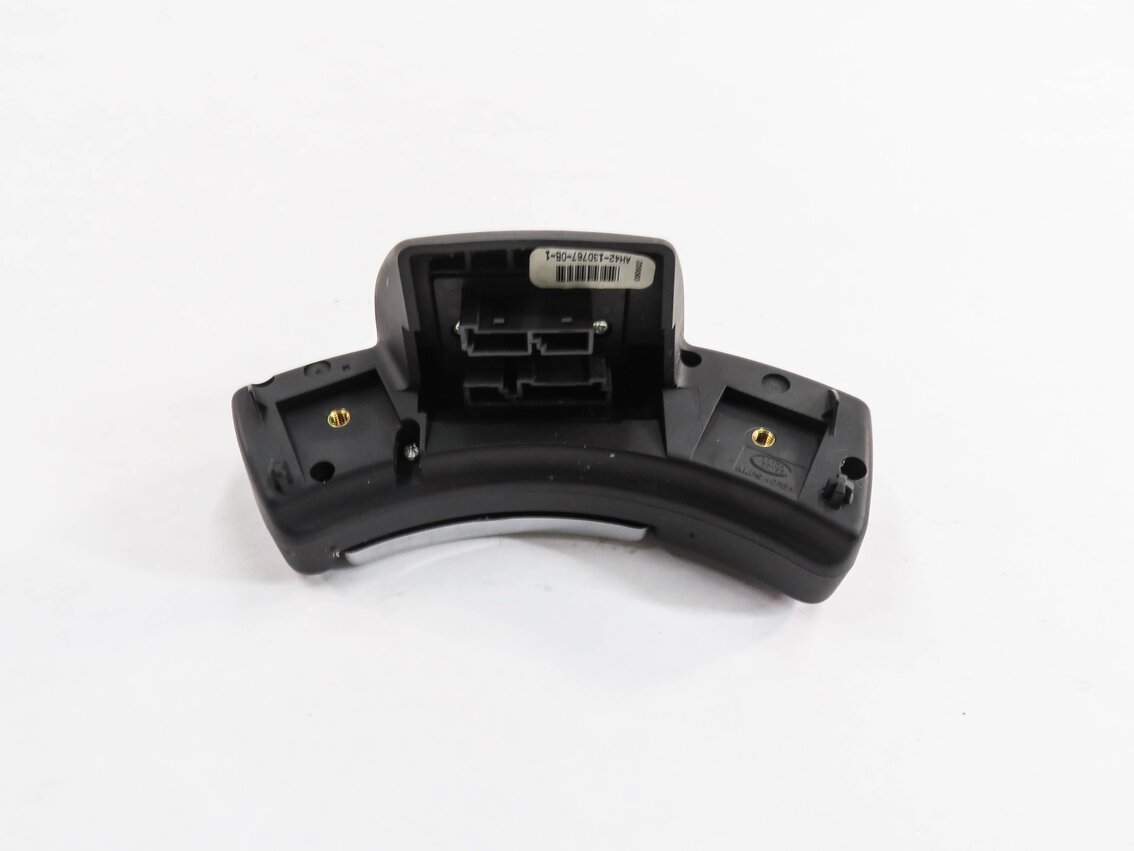 Thumbnail 5: 2010 RANGE ROVER (L322) RIGHT HEATED STEERING WHEEL PHONE SWITCH BUTTON