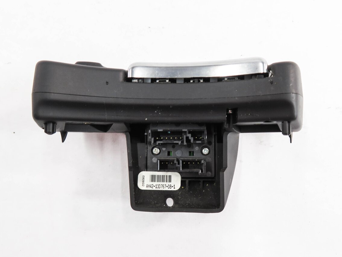 Thumbnail 6: 2010 RANGE ROVER (L322) RIGHT HEATED STEERING WHEEL PHONE SWITCH BUTTON
