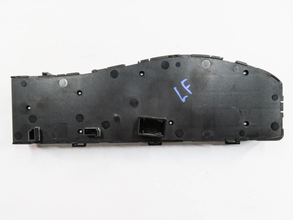 Thumbnail 8: 2010 RANGE ROVER (L322) LEFT FRONT DRIVER MEMORY SEAT ADJUSTMENT SWITCH