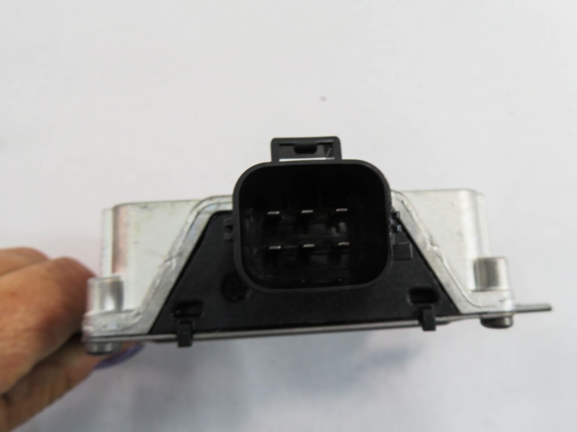 Thumbnail 6: 2010 RANGE ROVER (L322) FUEL PUMP CONTROL MODULE