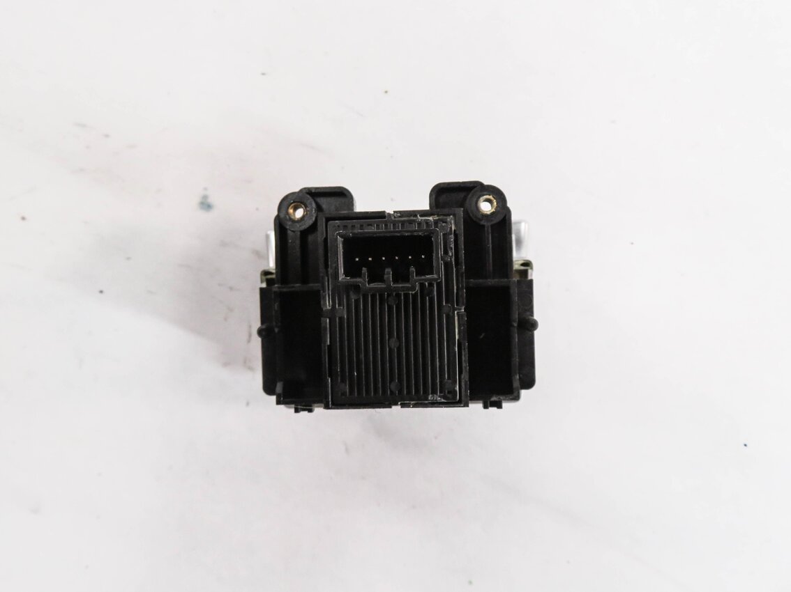 Thumbnail 6: 2010 RANGE ROVER (L322) PARKING BRAKE SWITCH BUTTON