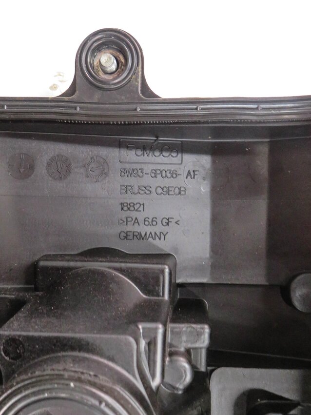 Thumbnail 7: 10-12 RANGE ROVER SPORT (L320 L322 L494 L405) 5.0L V8 - RIGHT ENGINE VALVE COVER
