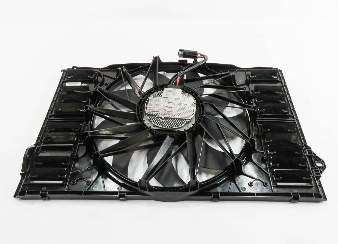 Thumbnail 5: 2010-2016 PORSCHE PANAMERA (970 G1) 3.0L / 3.6L / 4.8L - RADIATOR COOLING FAN