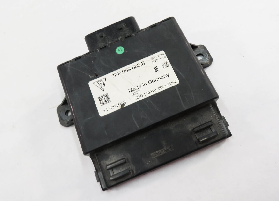 2011 PORSCHE PANAMERA (970 G1) VOLTAGE CONVERTER CONTROL MODULE