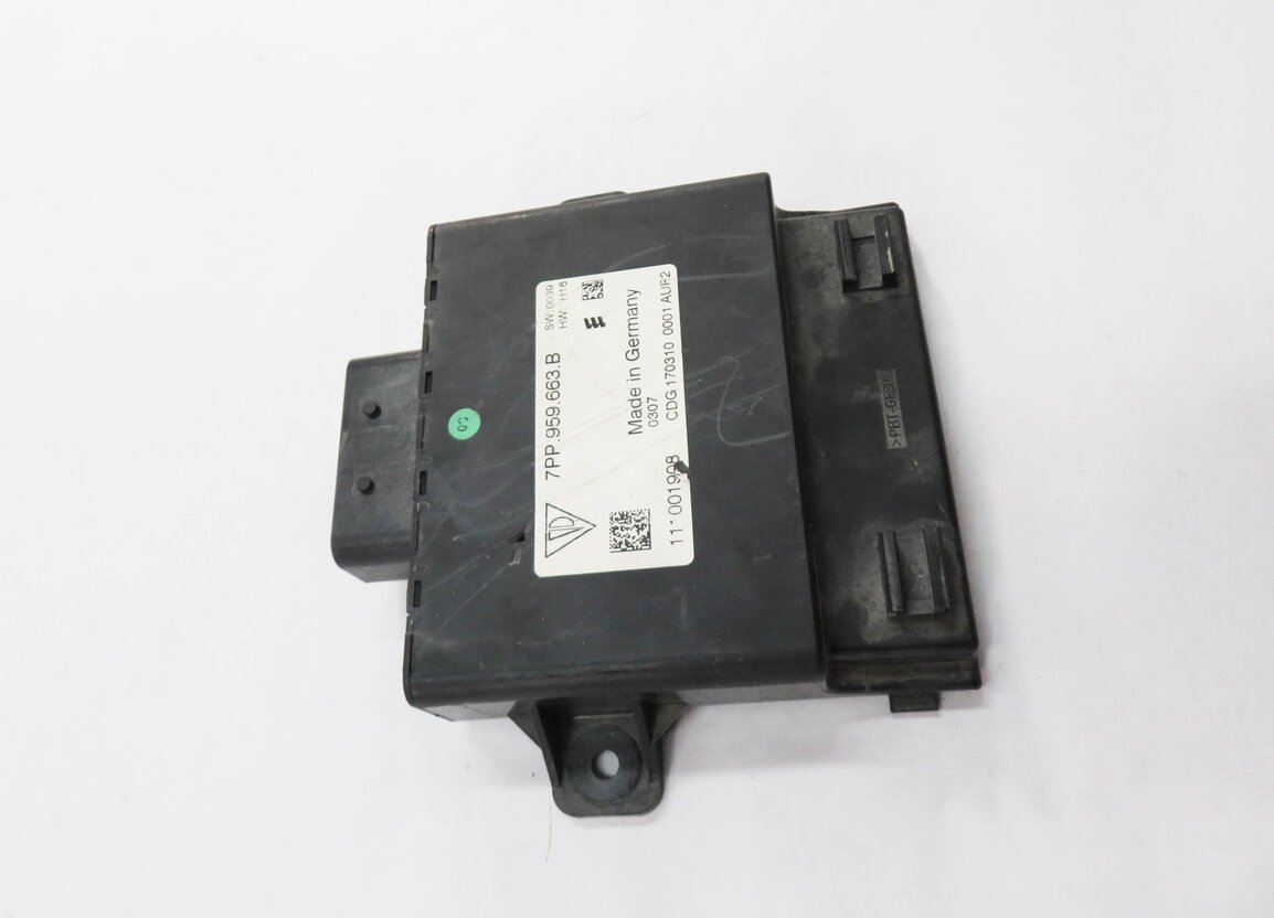 Thumbnail 3: 2011 PORSCHE PANAMERA (970 G1) VOLTAGE CONVERTER CONTROL MODULE