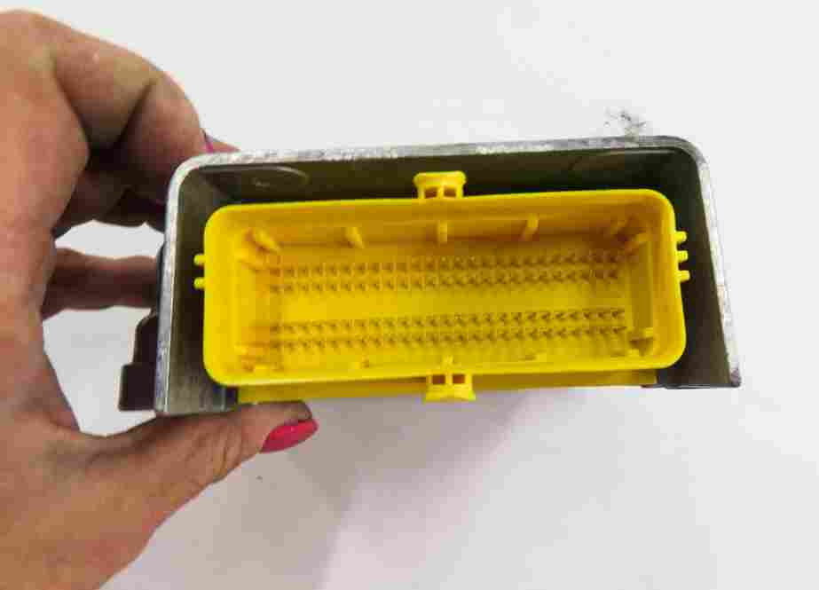 Thumbnail 6: 2010-2012 PORSCHE PANAMERA (970 G1) MAIN PRIMARY SRS BAG CONTROL MODULE