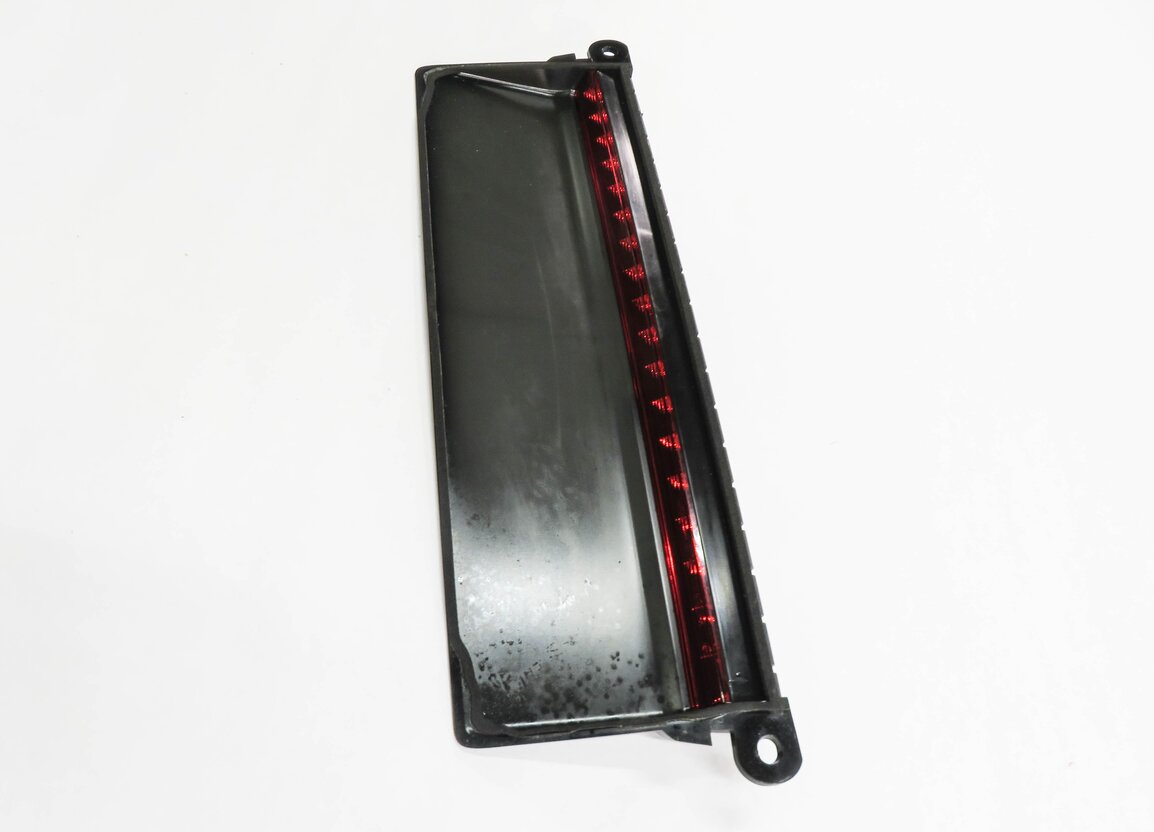 Thumbnail 3: 2011 PORSCHE PANAMERA (970 G1) REAR 3rd THIRD BRAKE LIGHT LAMP