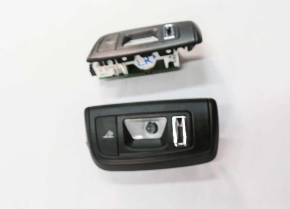 Thumbnail 3: 2011 PORSCHE PANAMERA (970 G1) REAR DOMELIGHT READING LIGHT LAMP SET-2 (BLACK)