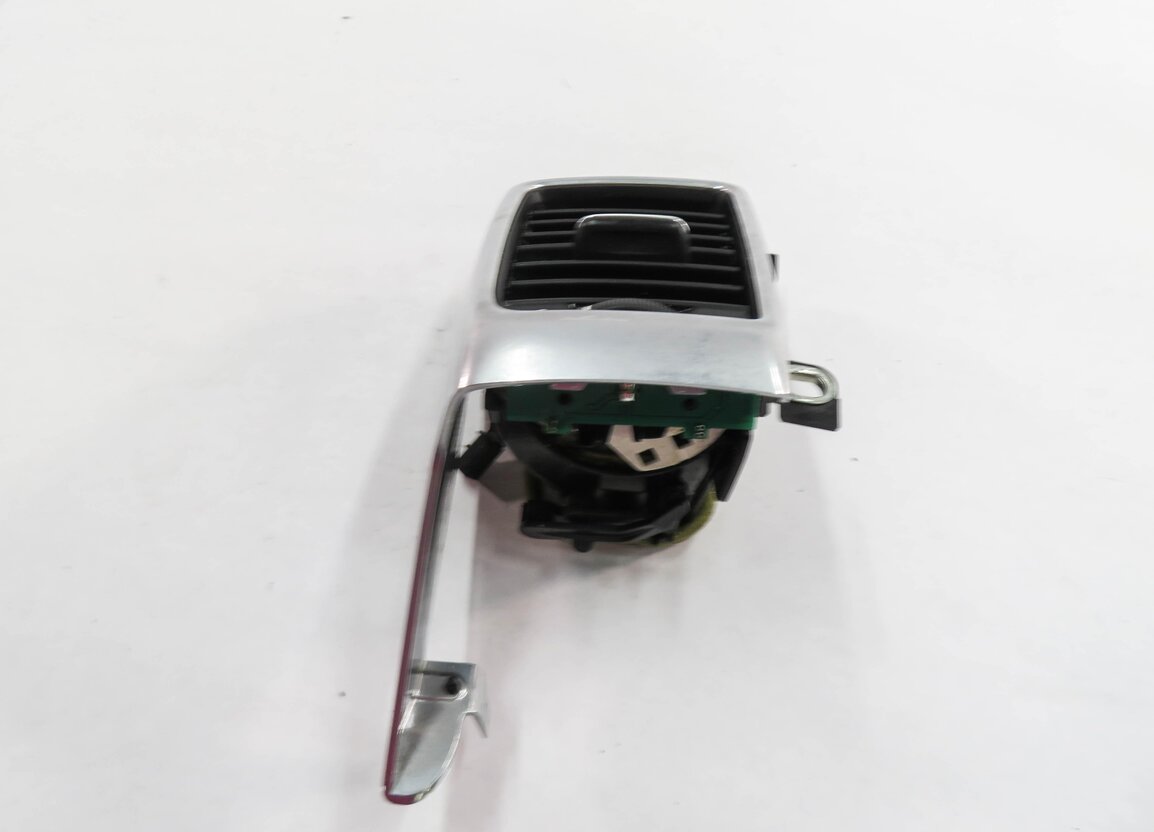 Thumbnail 5: 2011 PORSCHE PANAMERA (970 G1) RIGHT REAR HEATER A/C AIR VENT