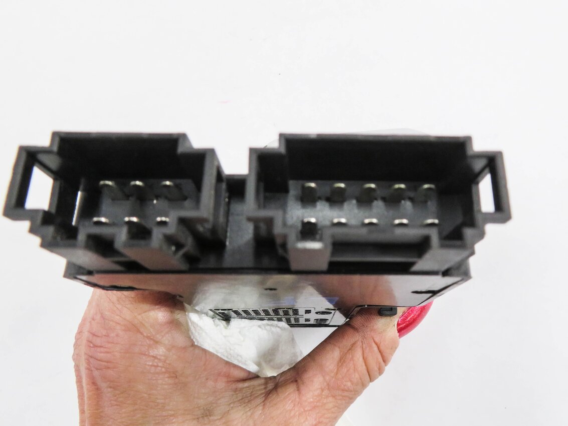 Thumbnail 10: 2013 AUDI A4 (B8 8K) LEFT FRONT DRIVER SEAT ADJUSTMENT SWITCH