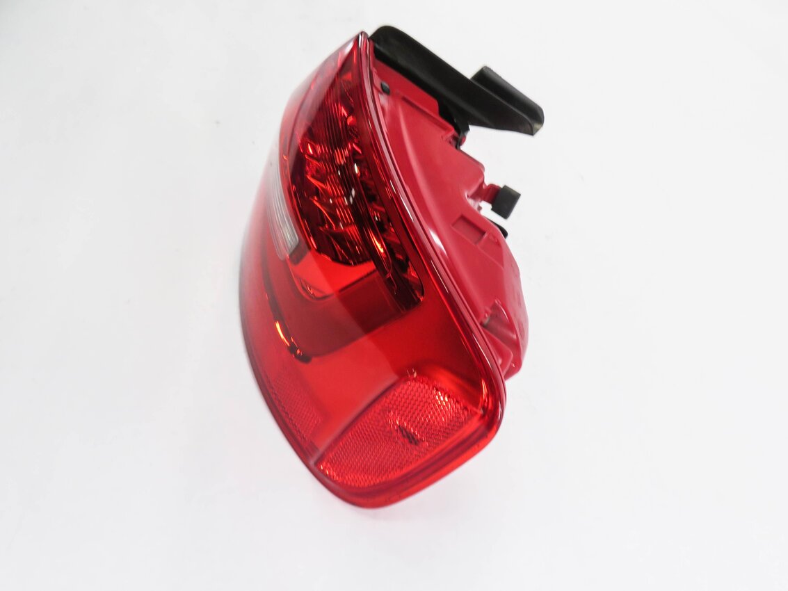 Thumbnail 6: 13-16 AUDI A4 S4 (B8 8K) RIGHT PASSENGER OUTER LED TAILLIGHT BRAKE LIGHT LAMP