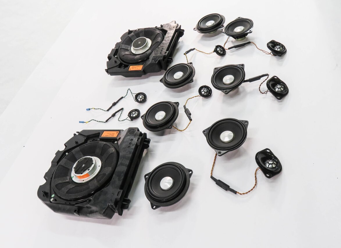 Thumbnail 4: 2011 BMW 535i (F10) RADIO STEREO HARMAN KARDON SUB SUBWOOFER TWEETER SPEAKER SET