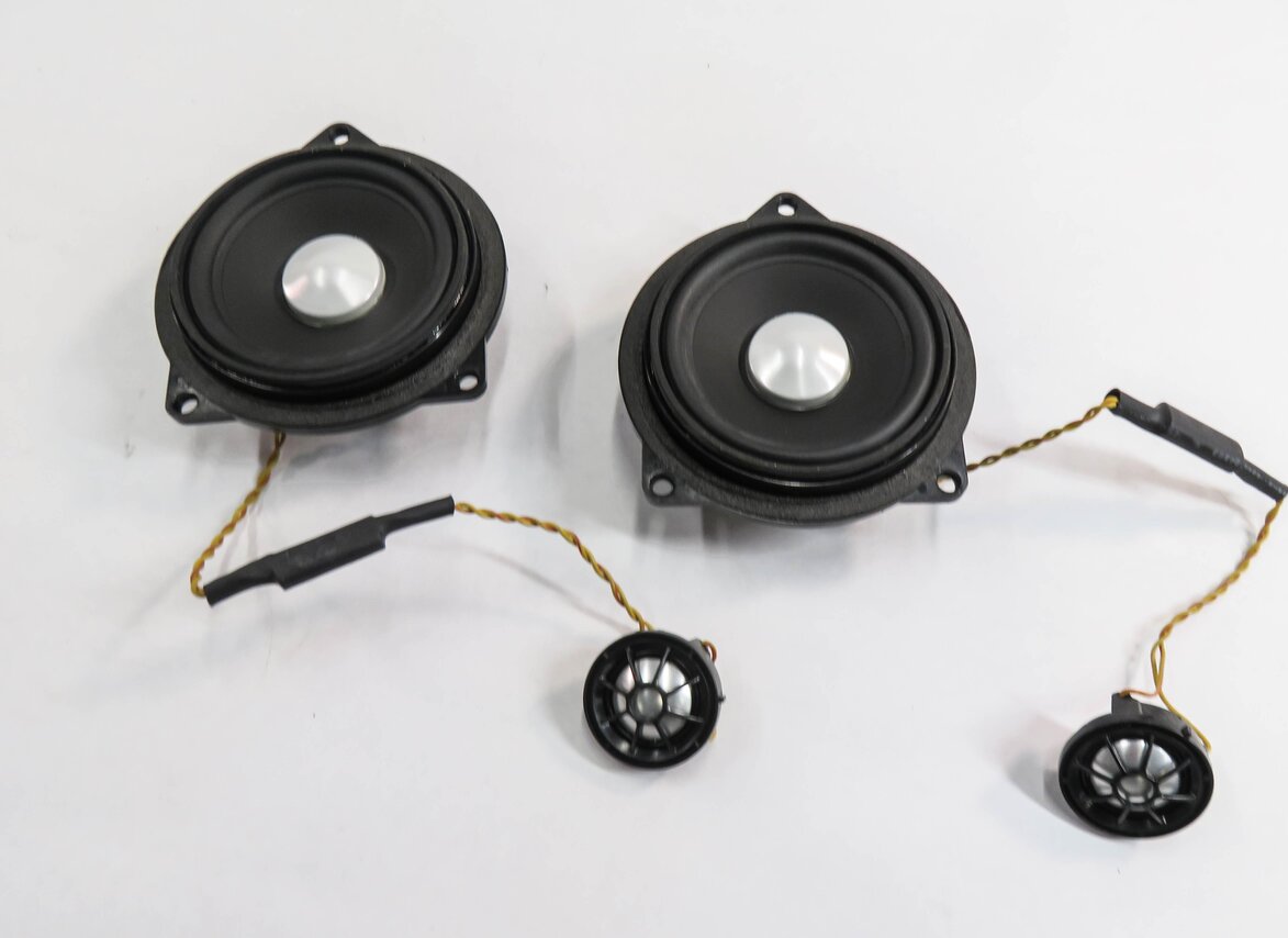 Thumbnail 6: 2011 BMW 535i (F10) RADIO STEREO HARMAN KARDON SUB SUBWOOFER TWEETER SPEAKER SET