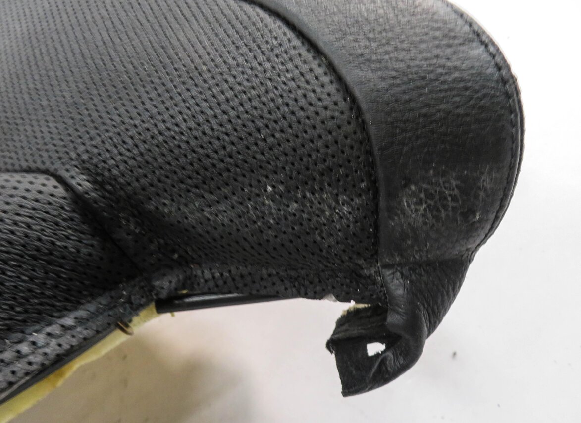 Thumbnail 10: 2011 BMW 535i (F10) PASSENGER - LOWER BOTTOM HEATED SEAT CUSHION (BLACK LEATHER)