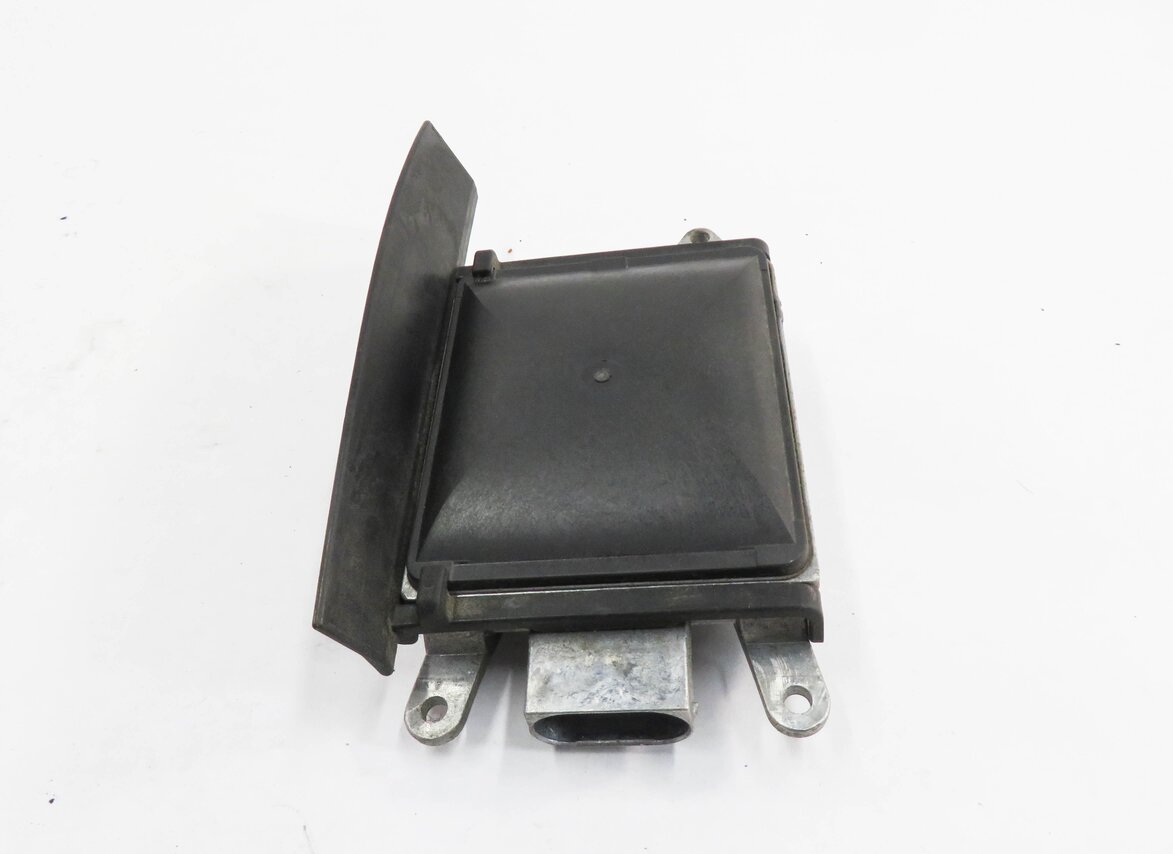 Thumbnail 2: 2011 BMW 535i (F10) LANE DEPARTURE WARNING SENSOR RADAR MODULE (MASTER)