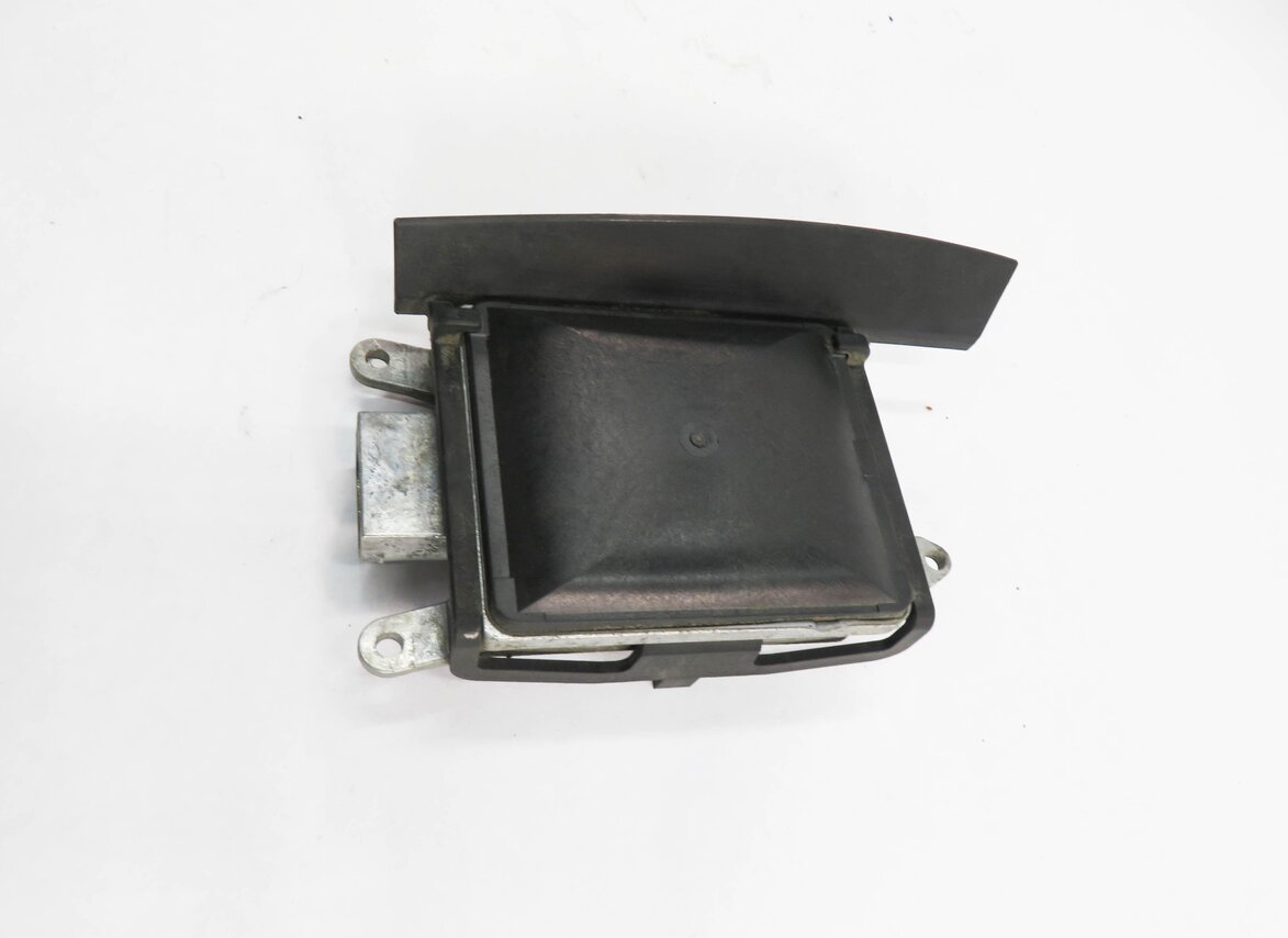 Thumbnail 4: 2011 BMW 535i (F10) LANE DEPARTURE WARNING SENSOR RADAR MODULE (MASTER)