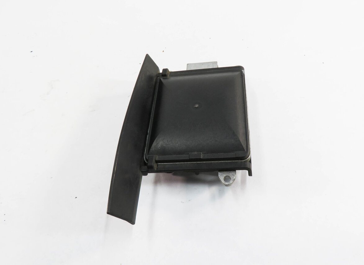 Thumbnail 5: 2011 BMW 535i (F10) LANE DEPARTURE WARNING SENSOR RADAR MODULE (SLAVE)