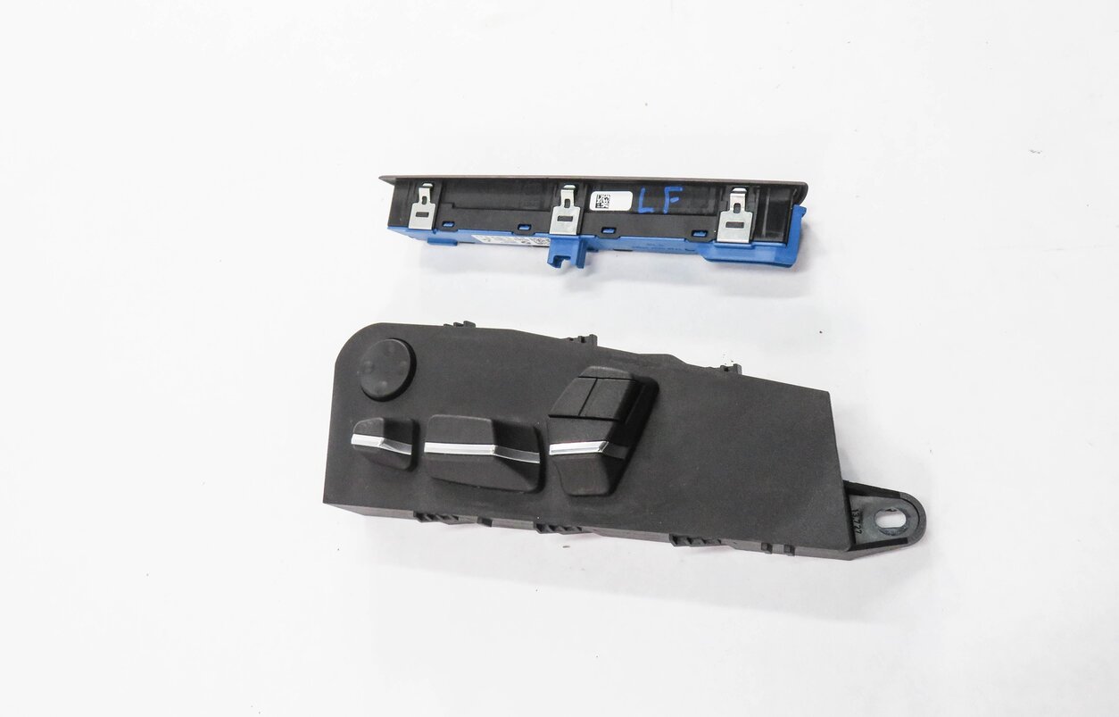Thumbnail 4: 2011 BMW 535i (F10) LEFT FRONT DRIVER SEAT ADJUSTMENT SWITCH BUTTON