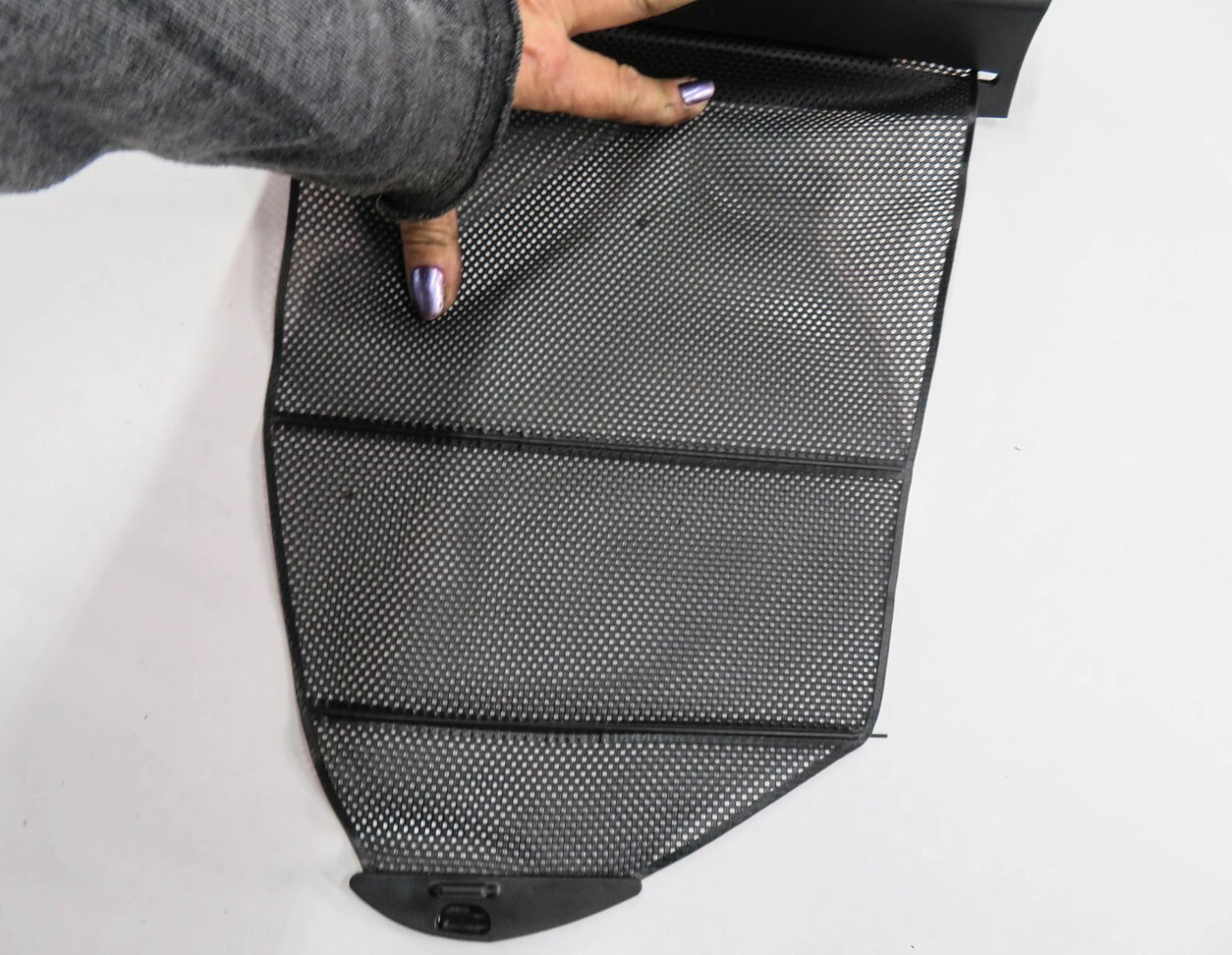 Thumbnail 6: 11-16 BMW 528i 535i 550i (F10) RIGHT REAR DOOR QUARTER VENT WINDOW PRIVACY SHADE