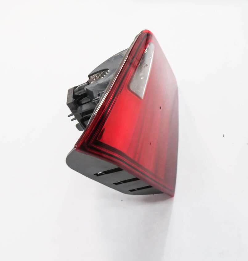 Thumbnail 4: 2011-2013 BMW 528i 535i 550i M5 (F10) LEFT REAR TRUNK TAILLIGHT LIGHT LAMP