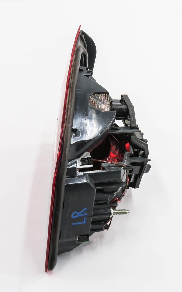 Thumbnail 5: 2011-2013 BMW 528i 535i 550i M5 (F10) LEFT REAR TRUNK TAILLIGHT LIGHT LAMP