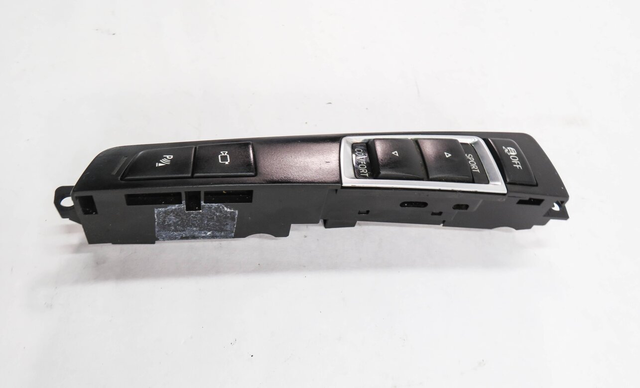 Thumbnail 4: 2011 BMW 535i (F10) TRACTION CONTROL SPORT COMFORT CAMERA PDC SWITCH BUTTON