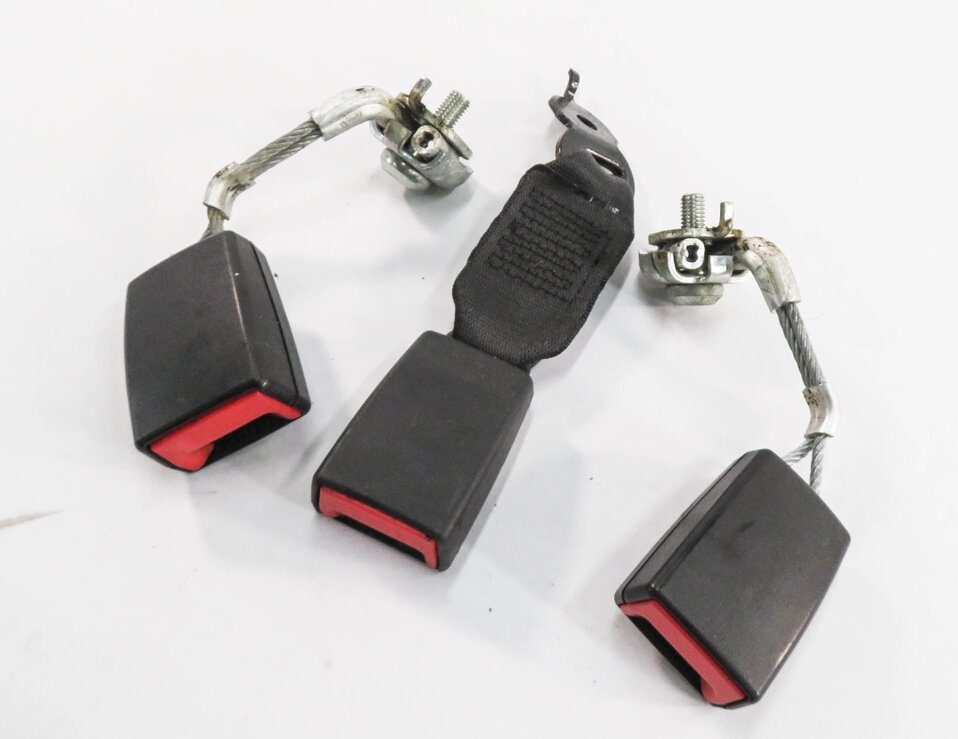 2011 BMW 535i (F10) REAR SEAT SEATBELT BUCKLE RECEIVER SET-3