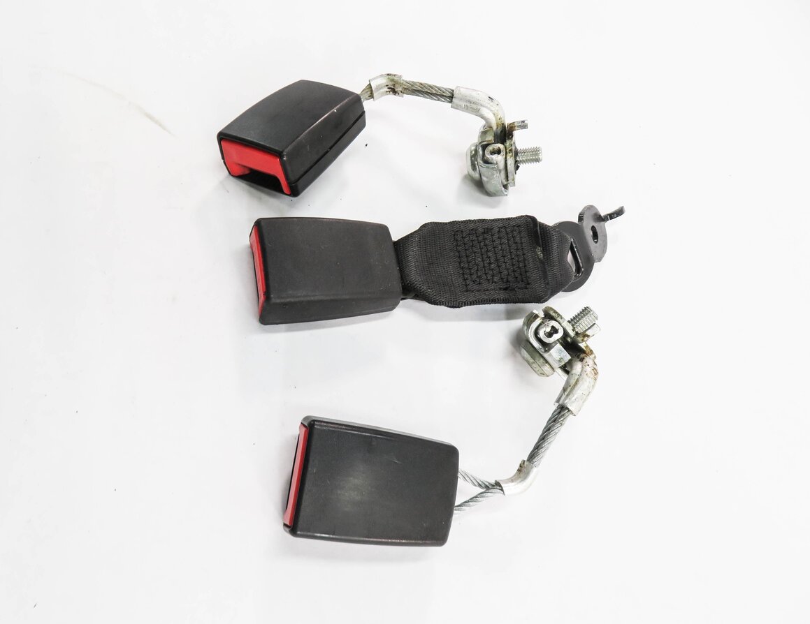 Thumbnail 4: 2011 BMW 535i (F10) REAR SEAT SEATBELT BUCKLE RECEIVER SET-3
