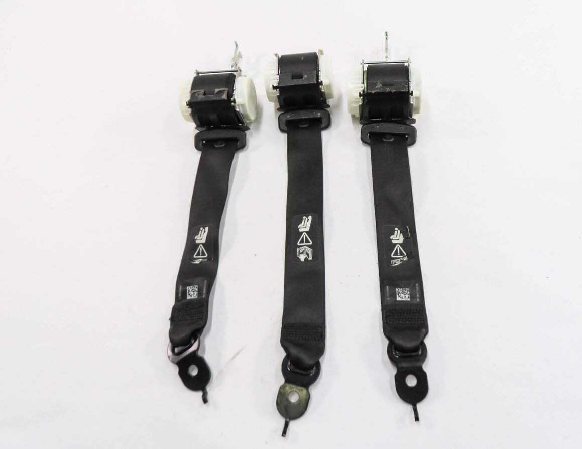 Thumbnail 2: 2011 BMW 535i (F10) REAR SEAT SEATBELT RETRACTOR SET-3 (BLACK)