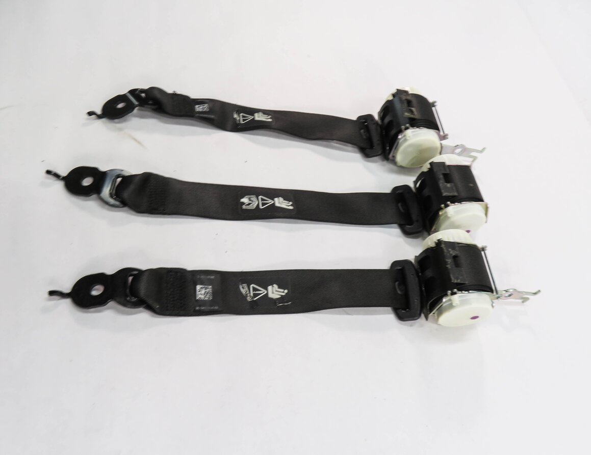 Thumbnail 3: 2011 BMW 535i (F10) REAR SEAT SEATBELT RETRACTOR SET-3 (BLACK)