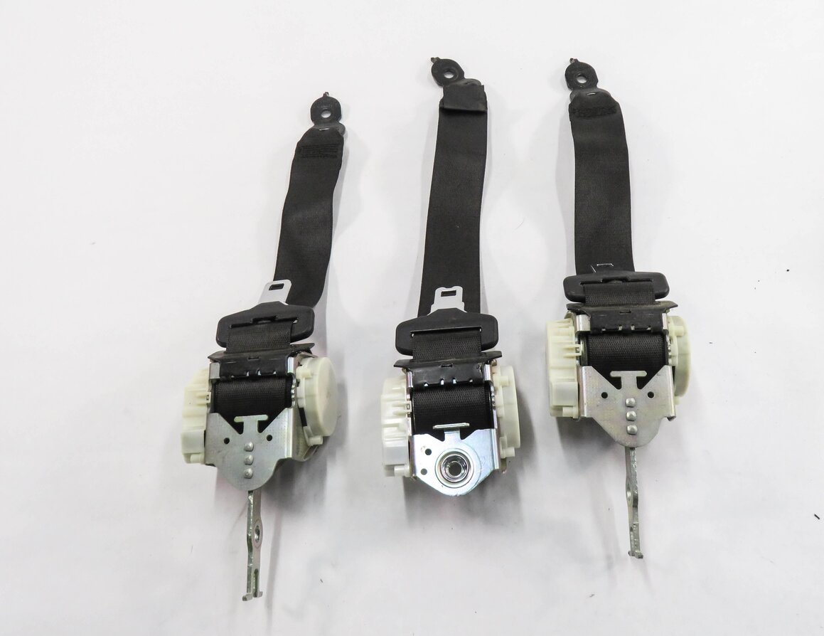 Thumbnail 5: 2011 BMW 535i (F10) REAR SEAT SEATBELT RETRACTOR SET-3 (BLACK)