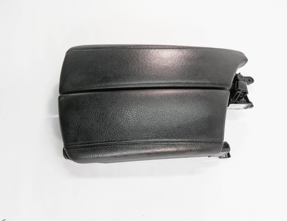 Thumbnail 4: 2011 BMW 528i 535i 550i (F10) FRONT CENTER CONSOLE ARM REST LID (BLACK LEATHER)