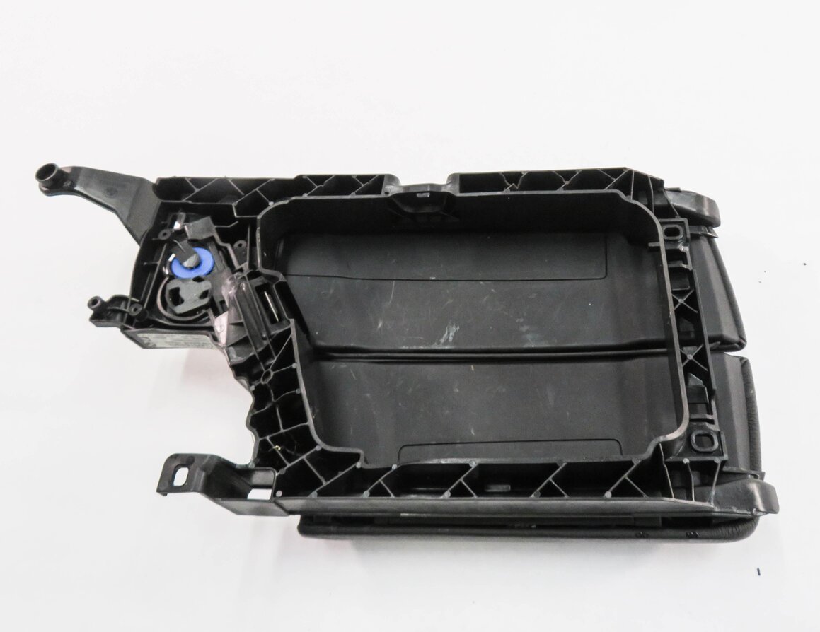 Thumbnail 7: 2011 BMW 528i 535i 550i (F10) FRONT CENTER CONSOLE ARM REST LID (BLACK LEATHER)