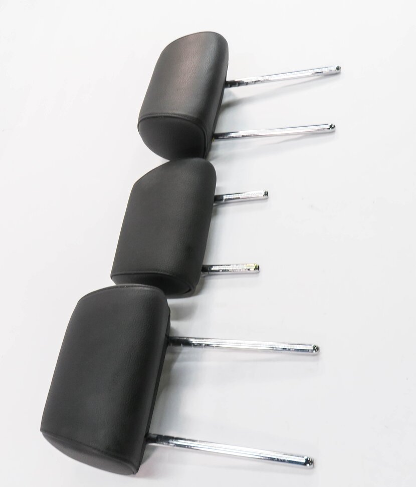 Thumbnail 4: 2011 BMW 535i (F10) REAR SEAT HEADREST SET-3 (BLACK LEATHER)