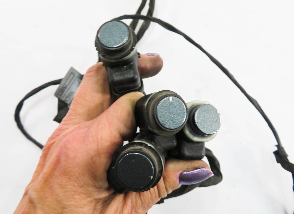 Thumbnail 6: 2011 BMW 535i (F10) FRONT PDC PARK DISTANCE SENSOR SET w/ HARNESS (TASMAN GRAY)