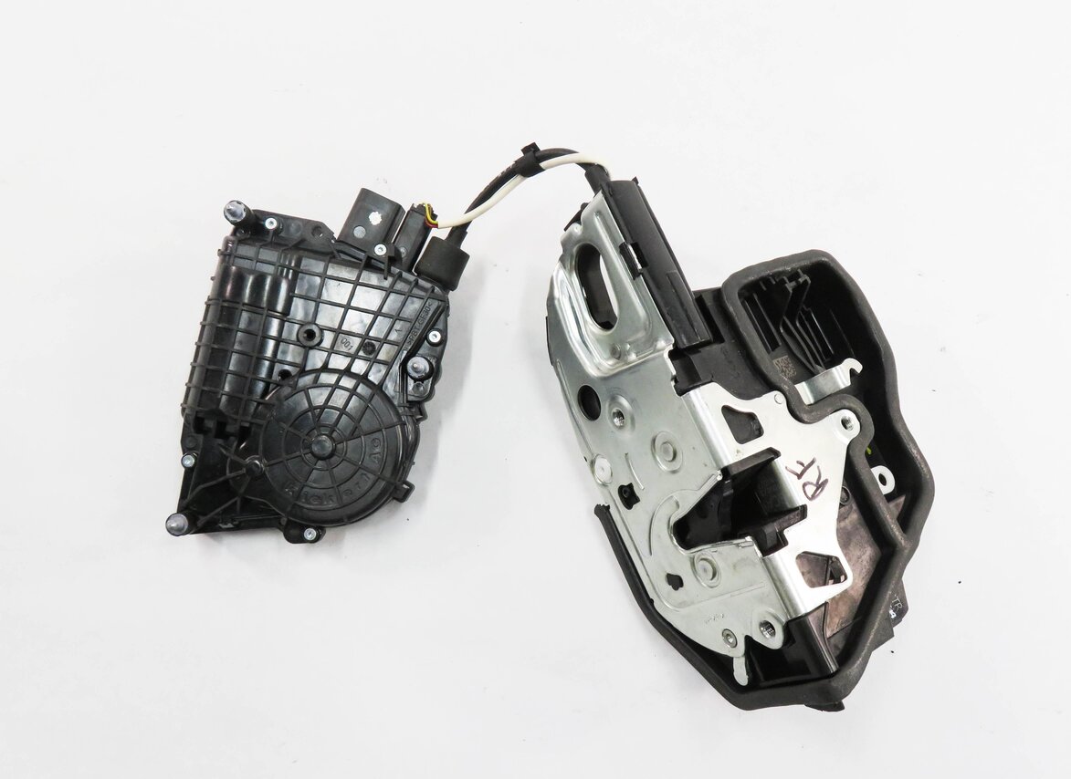 Thumbnail 5: 10-16 BMW 528i 535i 550i 750i 760i (F01 F10) RIGHT FRONT SOFT CLOSE DOOR LATCH