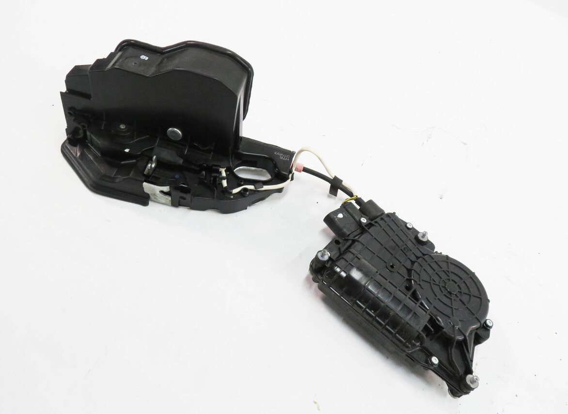 2011-2016 BMW 528i 535i 550i M5 (F10) RIGHT REAR SOFT CLOSE DOOR LOCK LATCH