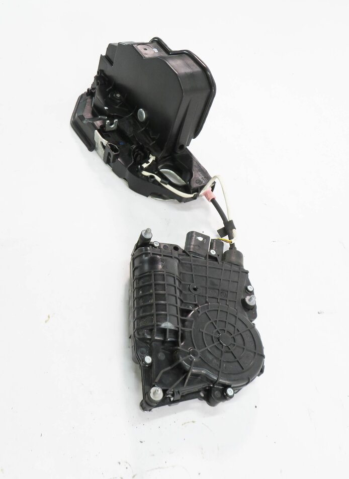 Thumbnail 4: 2011-2016 BMW 528i 535i 550i M5 (F10) RIGHT REAR SOFT CLOSE DOOR LOCK LATCH