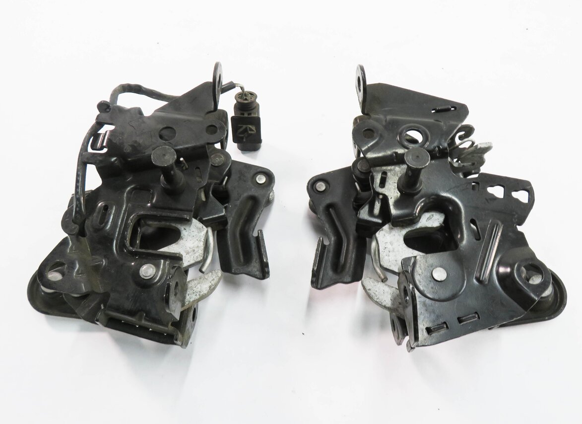 Thumbnail 2: 2011 BMW 535i (F10) FRONT LEFT & RIGHT LOWER HOOD LOCK LATCH SET-2