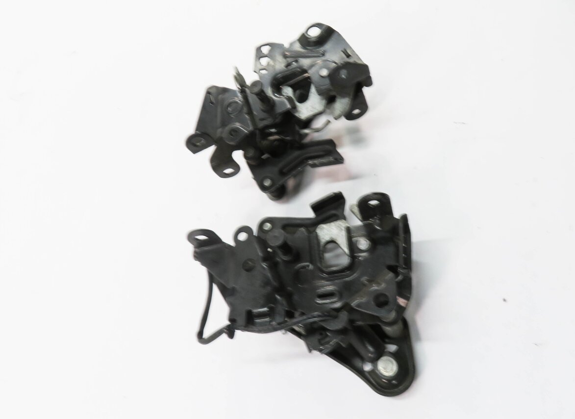 Thumbnail 3: 2011 BMW 535i (F10) FRONT LEFT & RIGHT LOWER HOOD LOCK LATCH SET-2