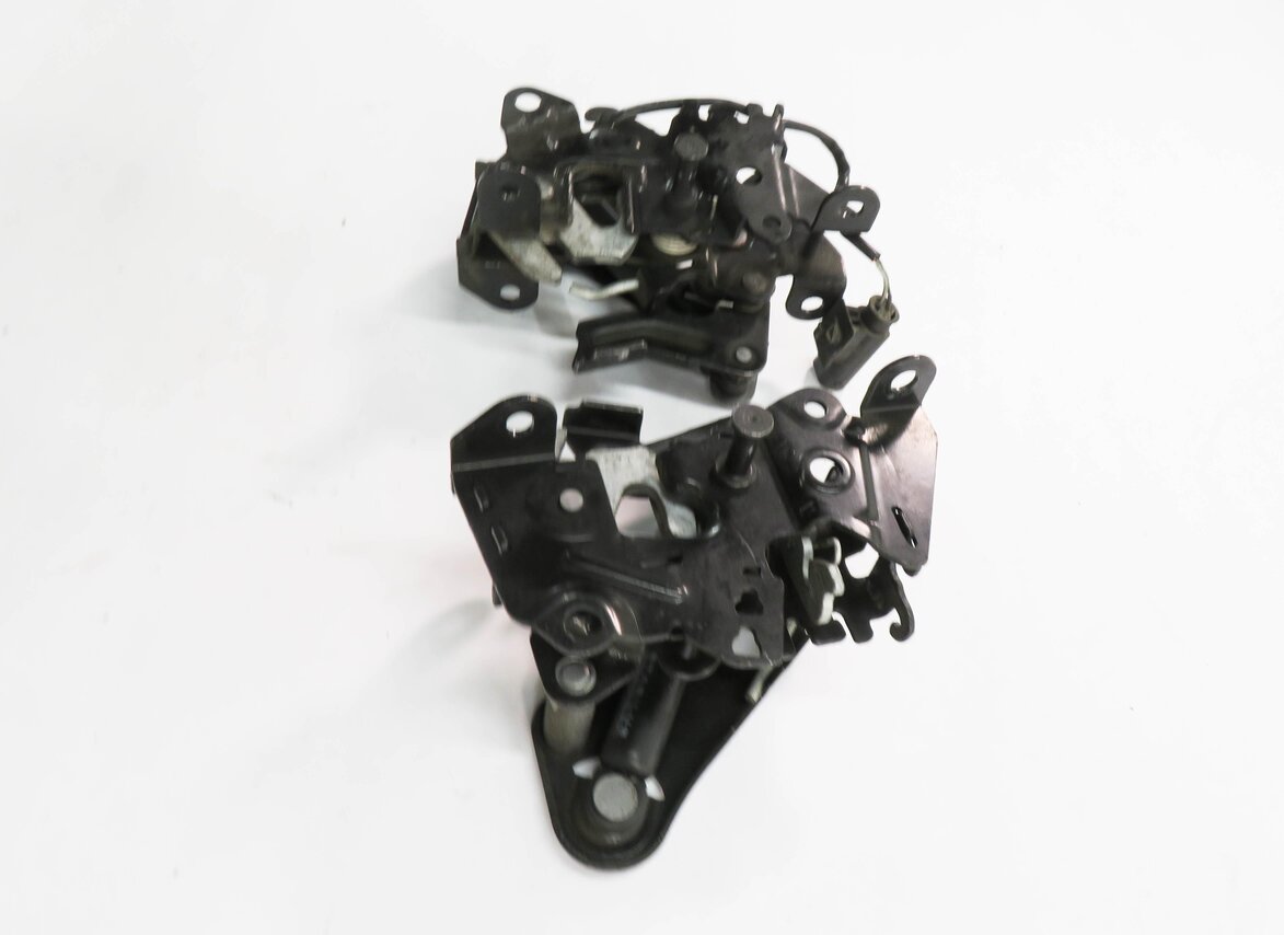 Thumbnail 4: 2011 BMW 535i (F10) FRONT LEFT & RIGHT LOWER HOOD LOCK LATCH SET-2