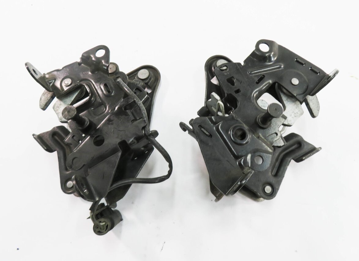 Thumbnail 5: 2011 BMW 535i (F10) FRONT LEFT & RIGHT LOWER HOOD LOCK LATCH SET-2