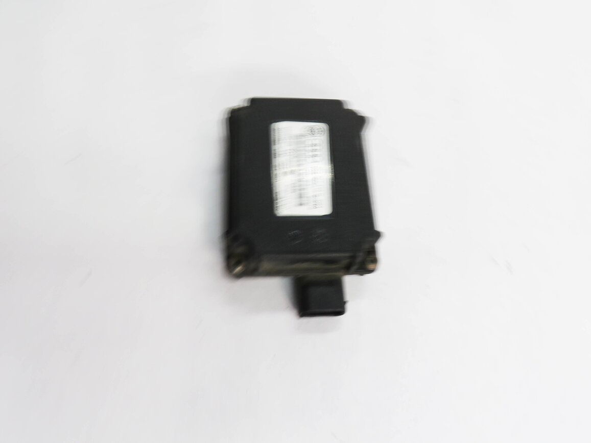 Thumbnail 4: 2012 AUDI A5 (B8 8T) HOMELINK GARAGE DOOR OPENER CONTROL MODULE