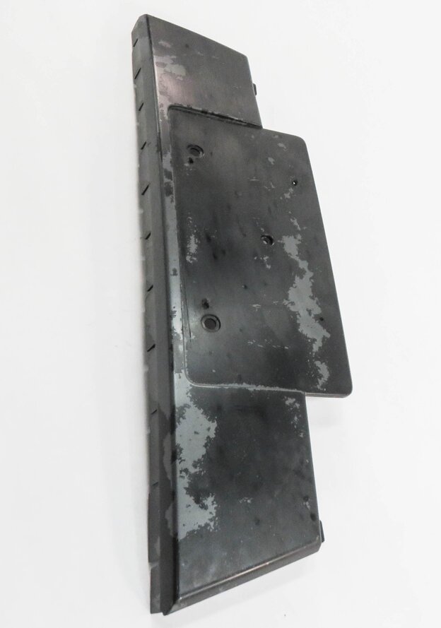 Thumbnail 4: 2012 AUDI A5 (B8 8T) FRONT LICENSE PLATE BASE MOUNT RETAINER BRACKET HOLDER