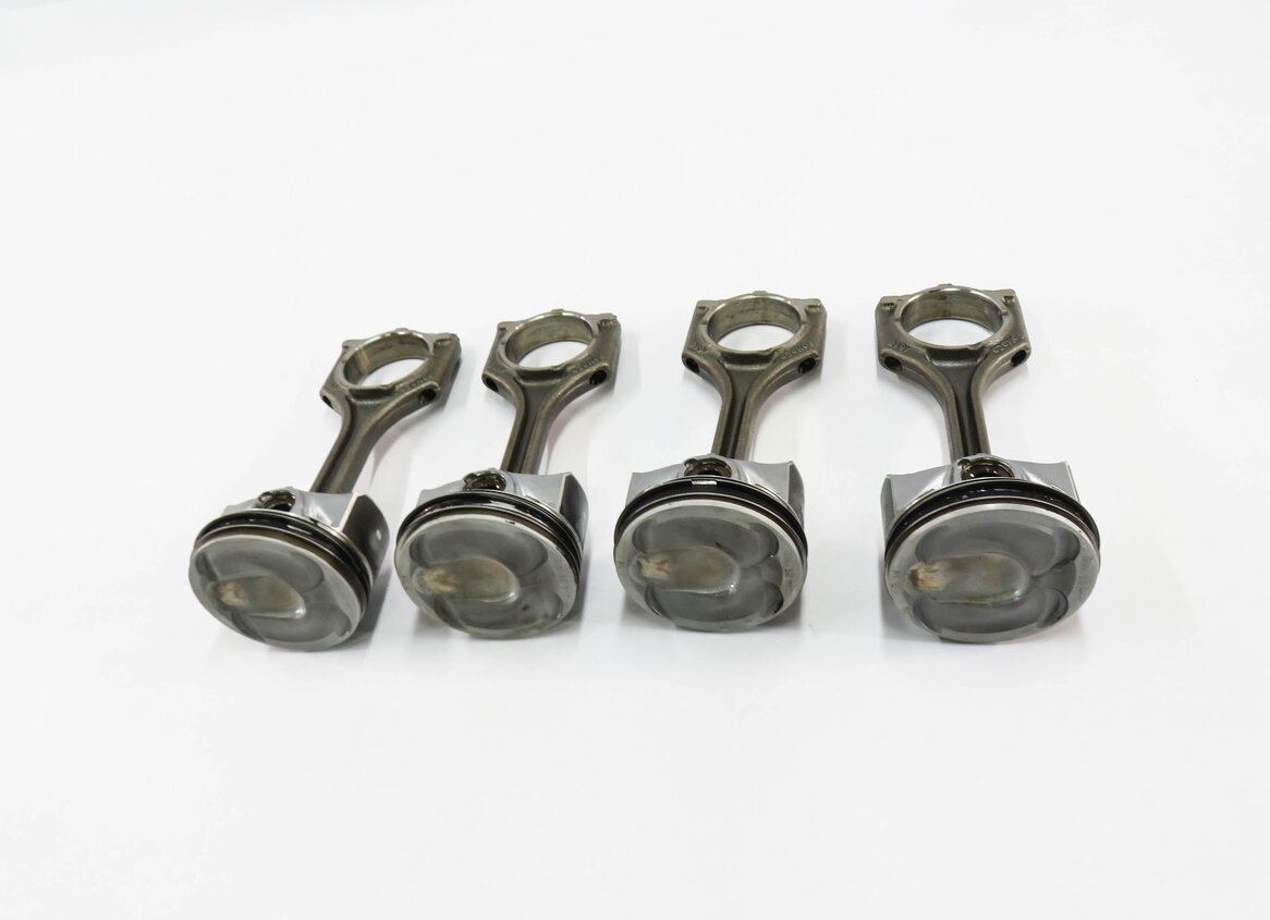 Thumbnail 3: 2013 RANGE ROVER EVOQUE (L538) 2.0L TURBO ENGINE - PISTON w/ CONNECTING ROD SET