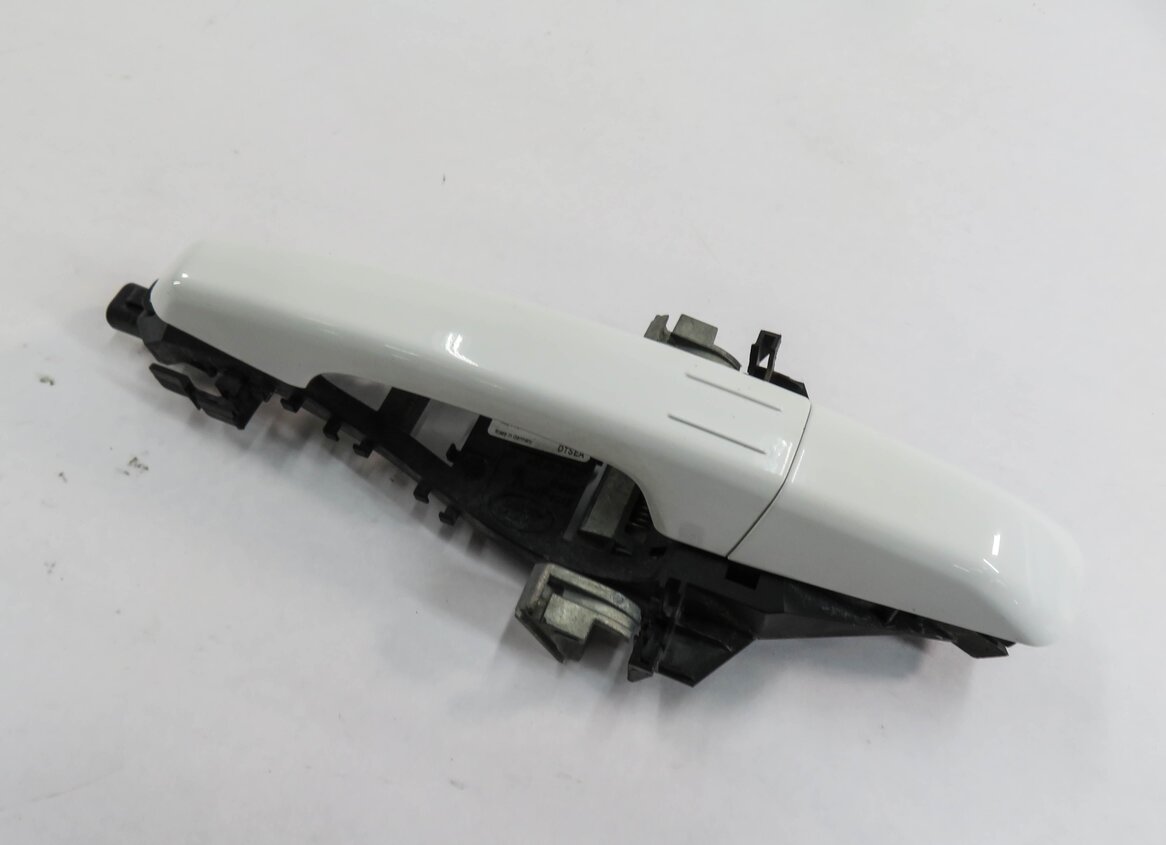 Thumbnail 1: 12-19 RANGE ROVER SPORT EVOQUE (L405 L494 L538) RIGHT FRONT DOOR HANDLE (WHTIE)