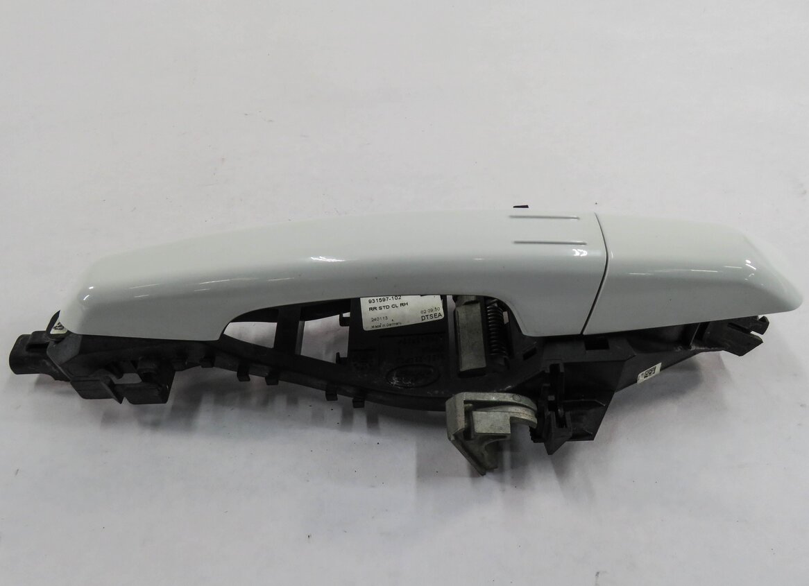 Thumbnail 2: 12-19 RANGE ROVER SPORT EVOQUE (L405 L494 L538) RIGHT REAR DOOR HANDLE (WHITE)