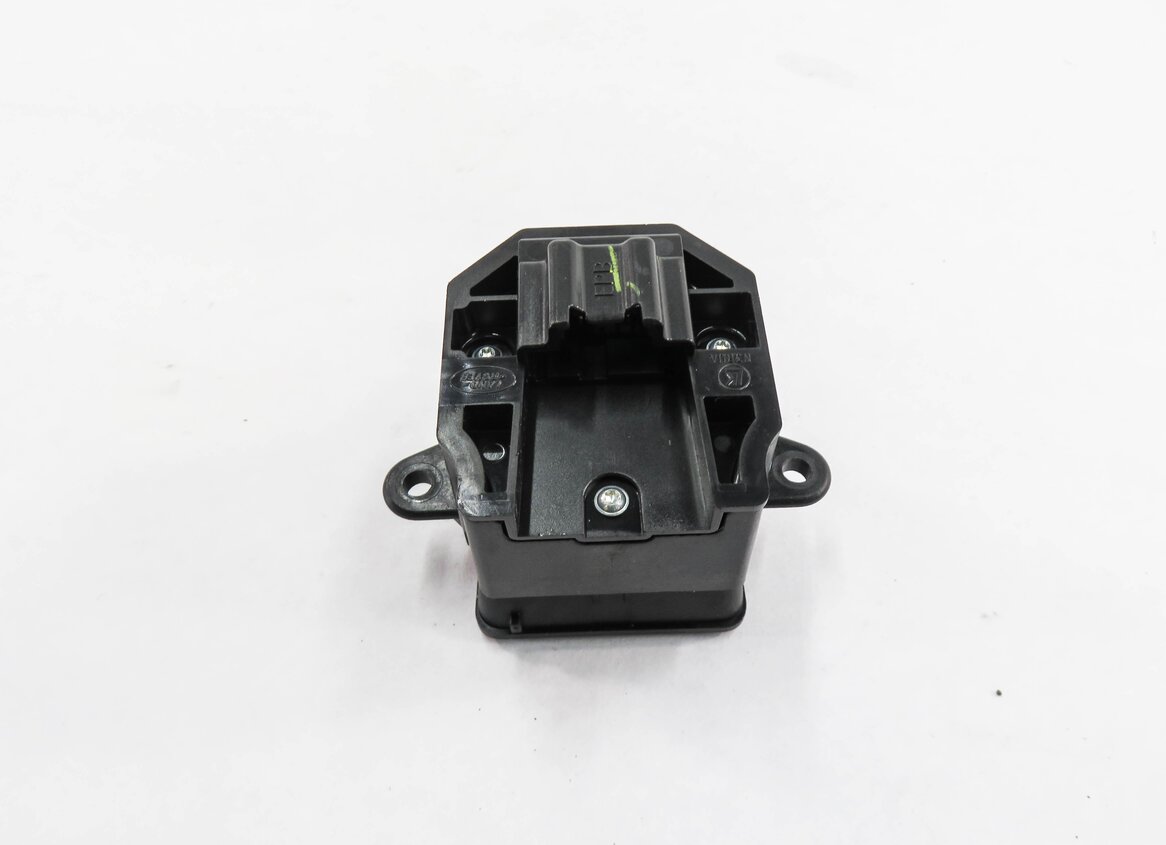 Thumbnail 6: 2013 RANGE ROVER EVOQUE (L538) PARKING BRAKE SWITCH BUTTON