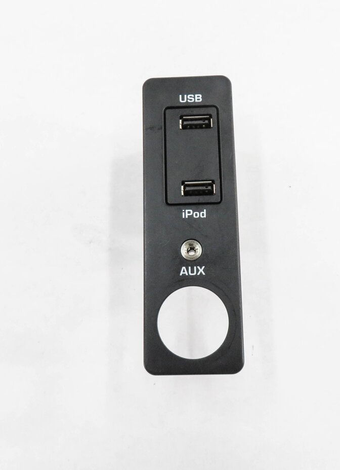 Thumbnail 2: 2013 RANGE ROVER EVOQUE (L538) STEREO USB AUX AUXILIARY AUDIO IN INPUT JACK