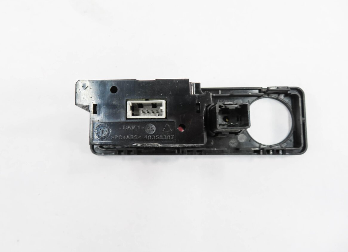 Thumbnail 7: 2013 RANGE ROVER EVOQUE (L538) STEREO USB AUX AUXILIARY AUDIO IN INPUT JACK